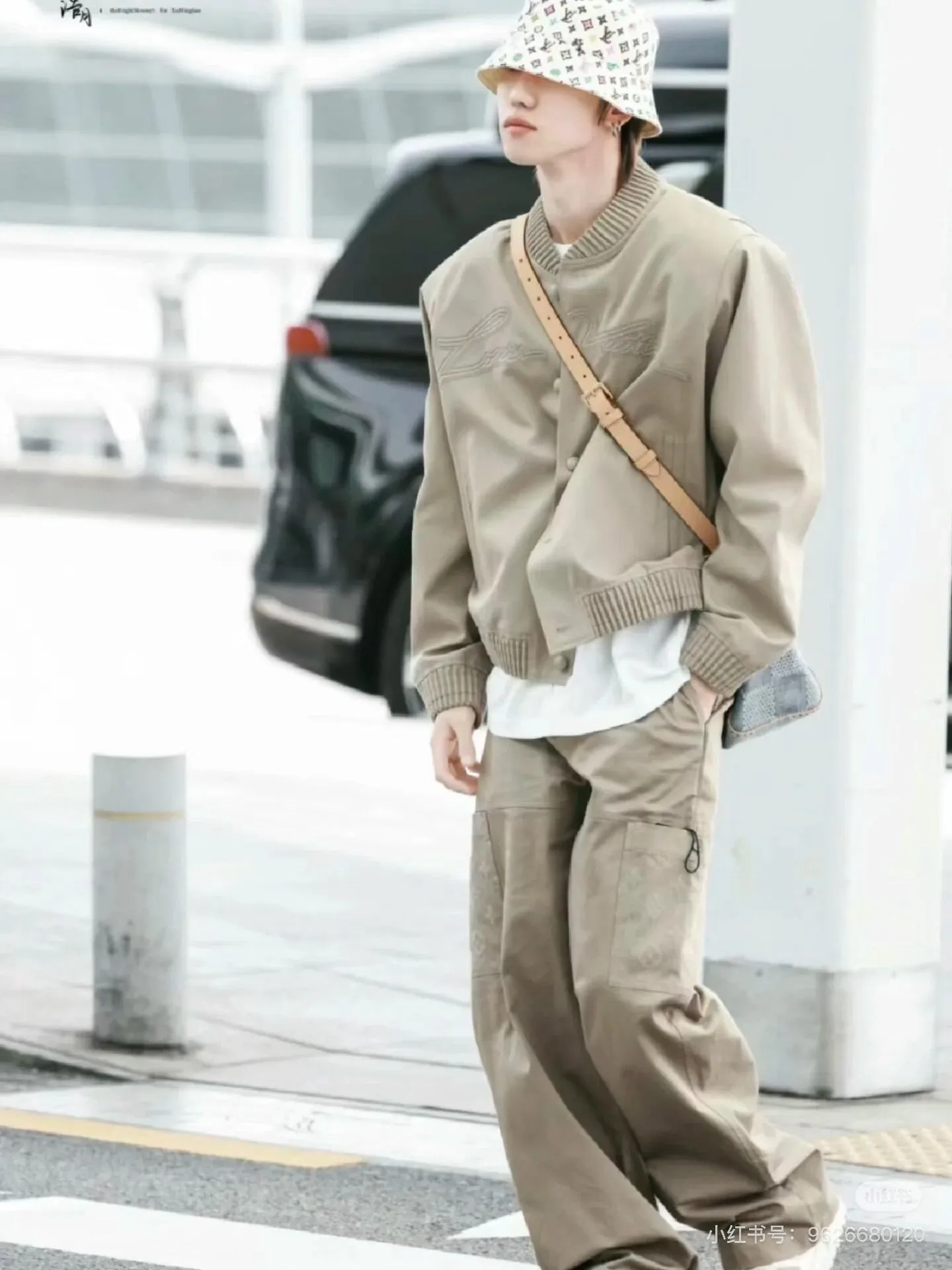 Louis Vuitton/Louis Vuitton Embroidered Silhouette Jacket